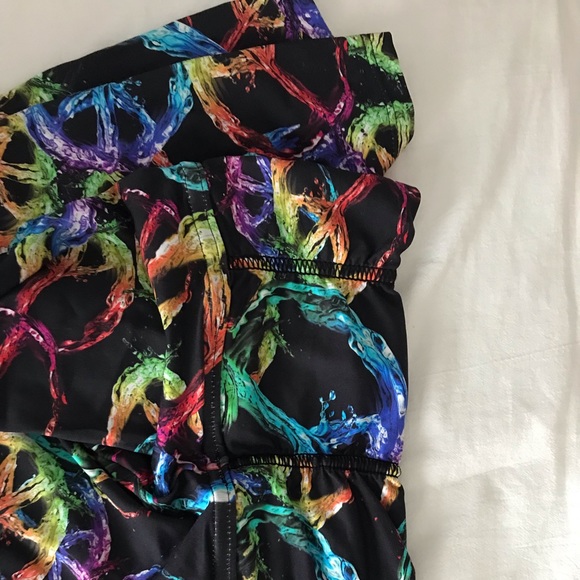 10 Pair of Peace Patterned High Quality Leggings Made in Brazil - Picture 5 of 7